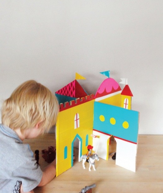 toy-castle-of-cardboard