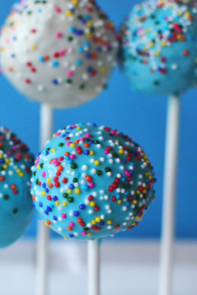 fake-cakes-cake-pops-01