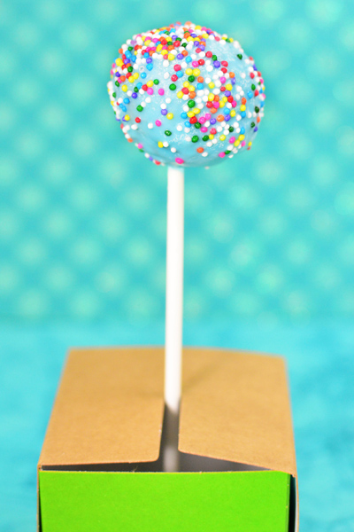 fake-cakes-cake-pops-07