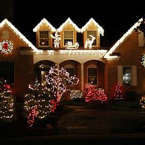 outdoor-christmas-lighting-decorations-27