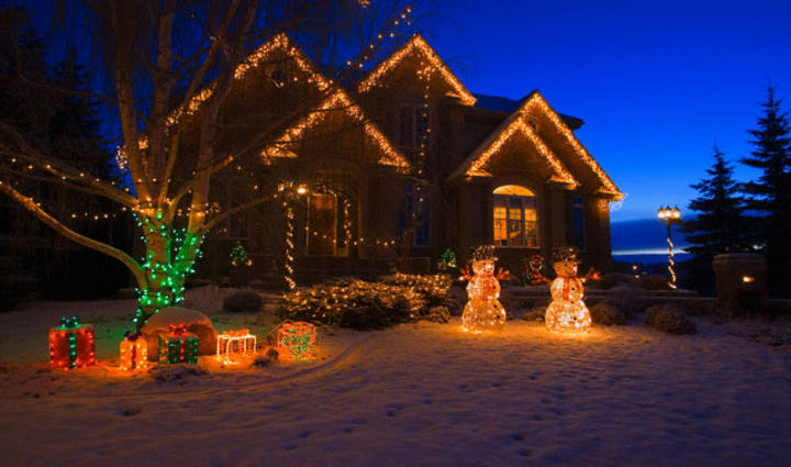 outdoor-christmas-lighting-decorations-37