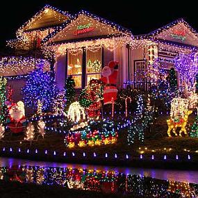 outdoor-christmas-lighting-decorations-6