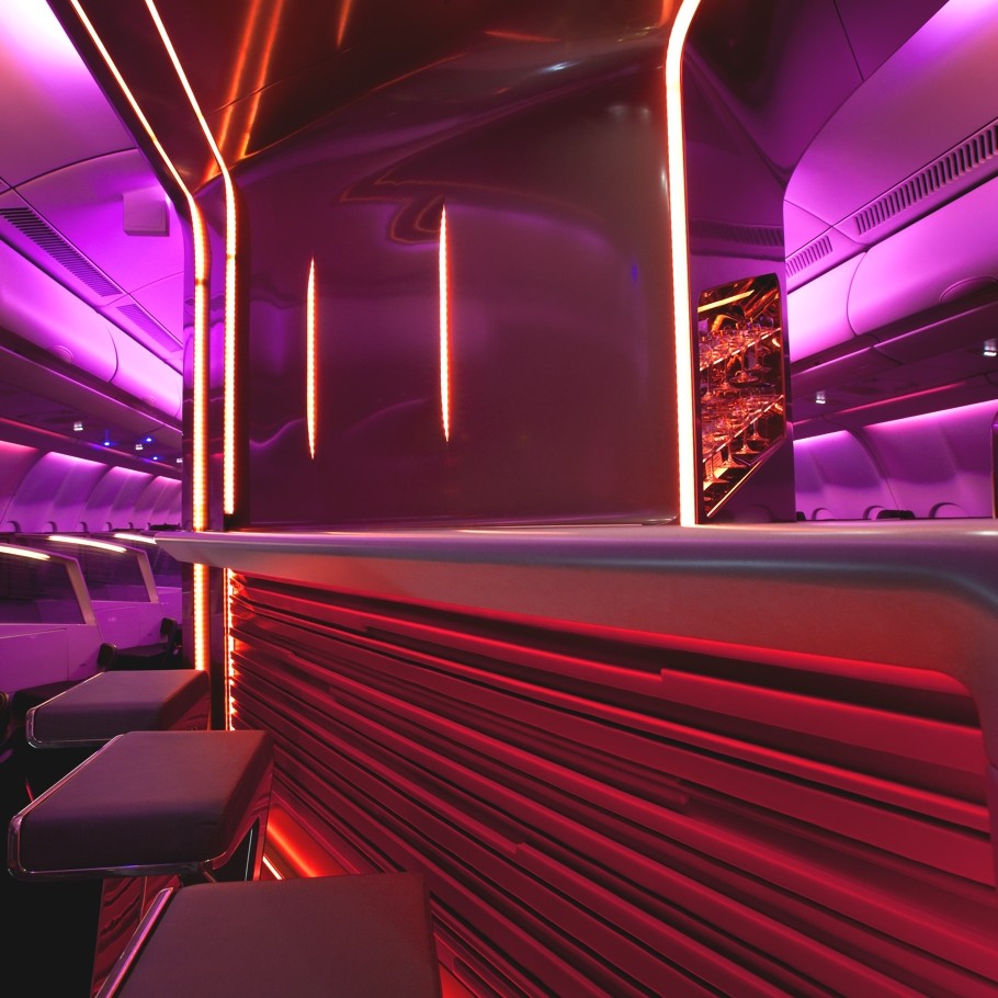 Бар и кабины в самолете VIP класса Virgin Atlantic