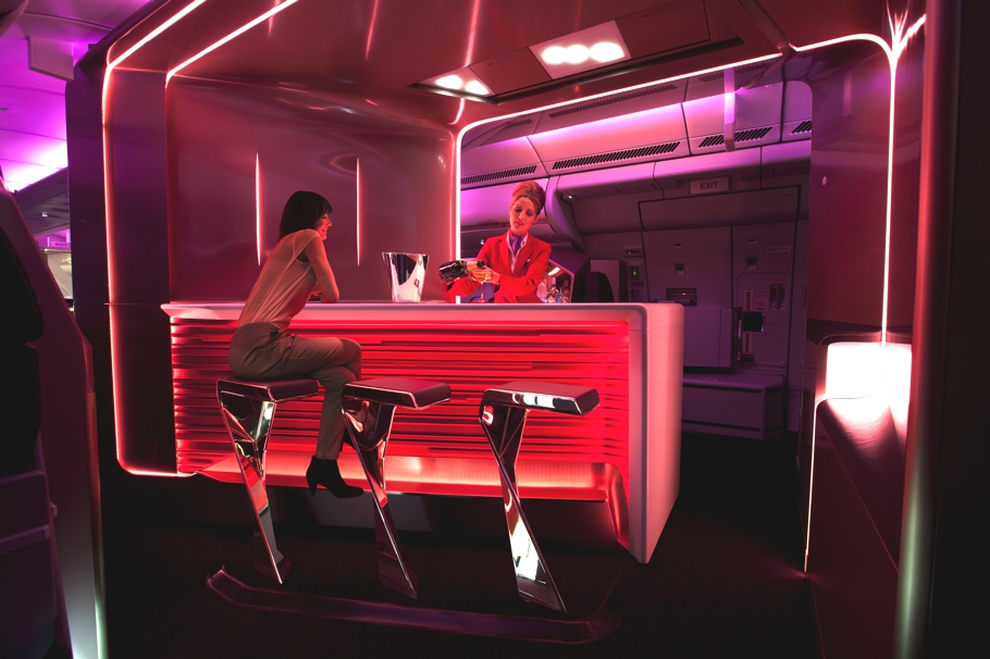 Бар и кабины в самолете VIP класса Virgin Atlantic