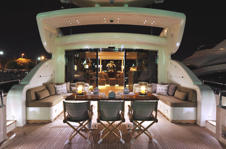 luxury-yacht-cheeky-tiger