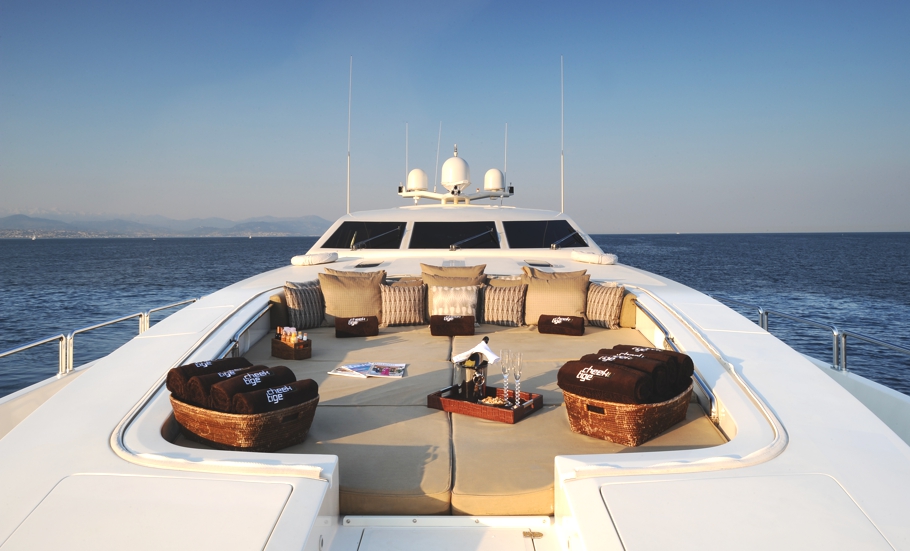 luxury-yacht-cheeky-tiger