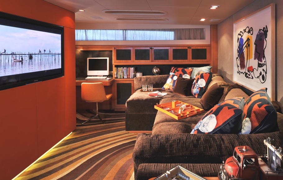 luxury-yacht-cheeky-tiger