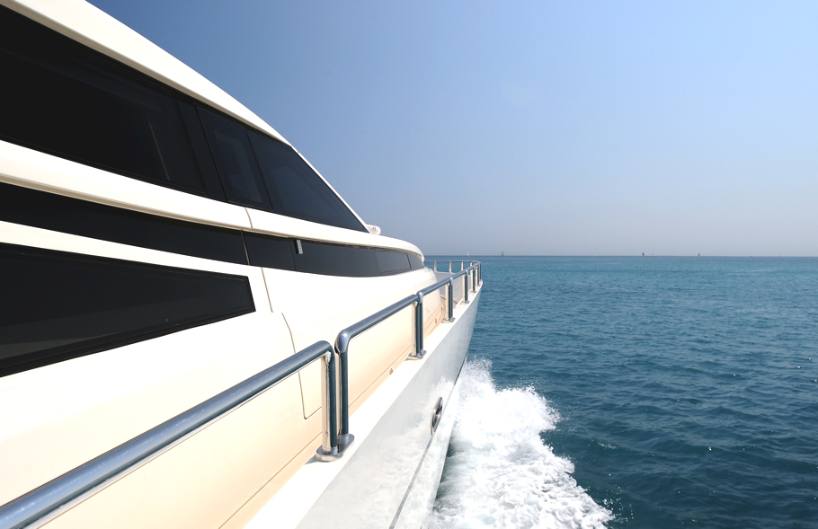 luxury-yacht-cheeky-tiger