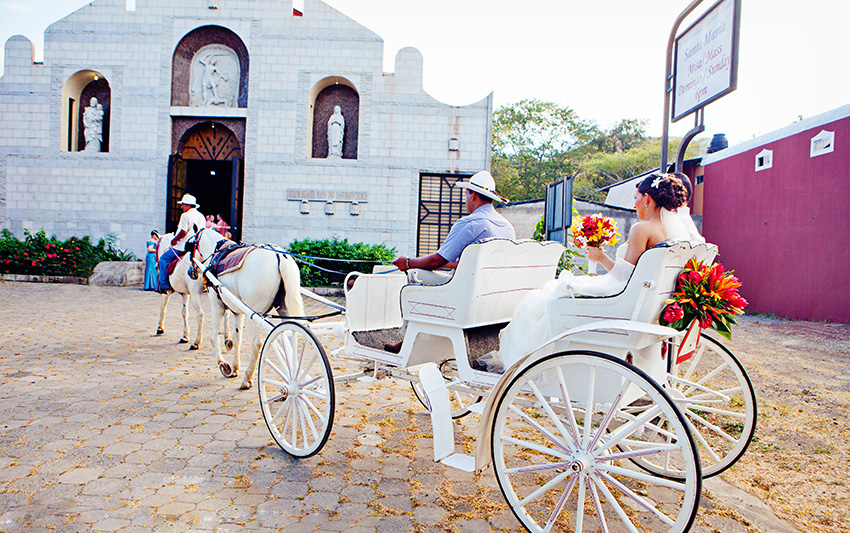 horse-carriage-wedding