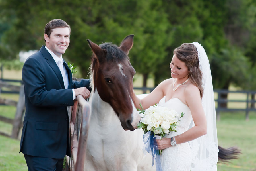 horse-themed-wedding