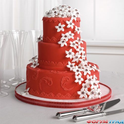 красные свадебные торты