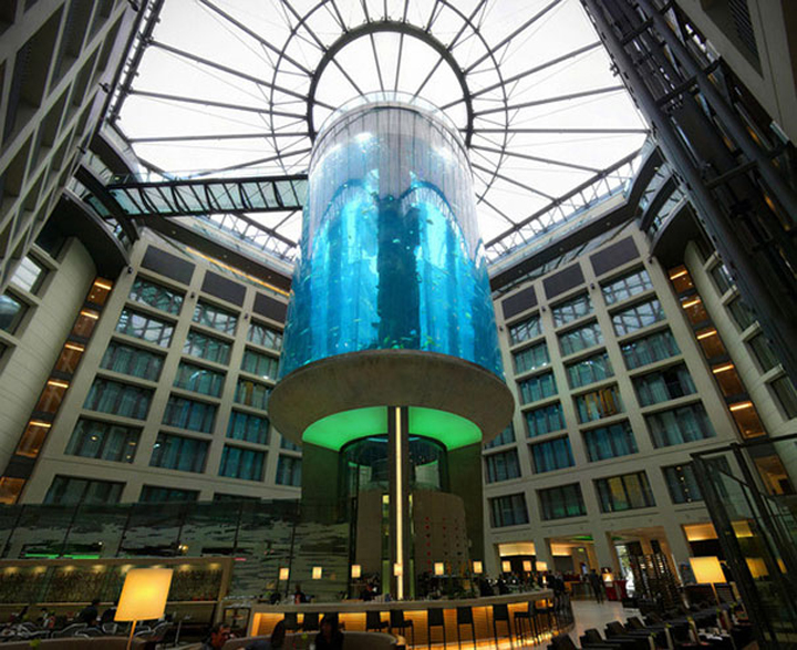 aquadom-in-radisson-blu-hotel-berlin-02