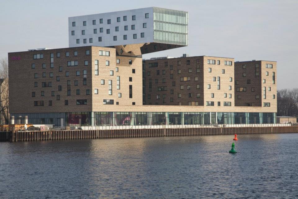 Дизайн отеля Nhow Berlin от Карима Рашида
