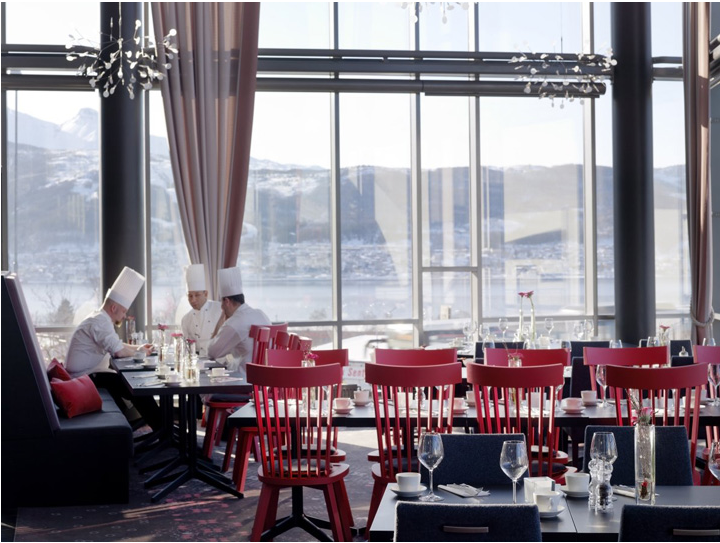 Rica Hotel от Scenario Interiorarkitekter в городе Narvik