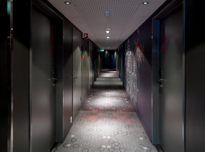 Rica Hotel от Scenario Interiorarkitekter в городе Narvik