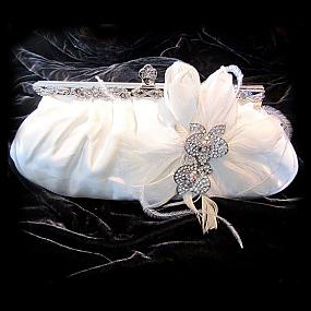chic-bridal-clutches-for-any-taste-20