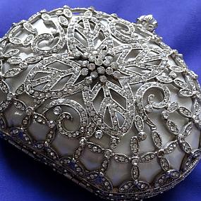 chic-bridal-clutches-for-any-taste-24