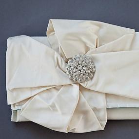 chic-bridal-clutches-for-any-taste-27
