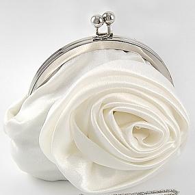 chic-bridal-clutches-for-any-taste-57