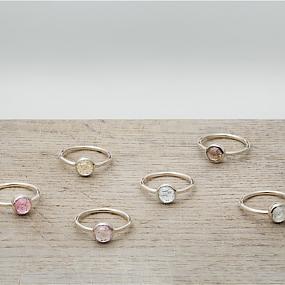 delicate-and-elegant-wedding-rings-by-betsey-sook-02