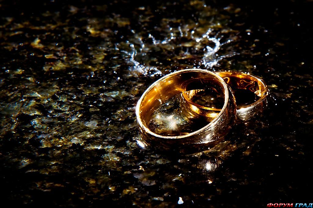wedding-rings-water-07