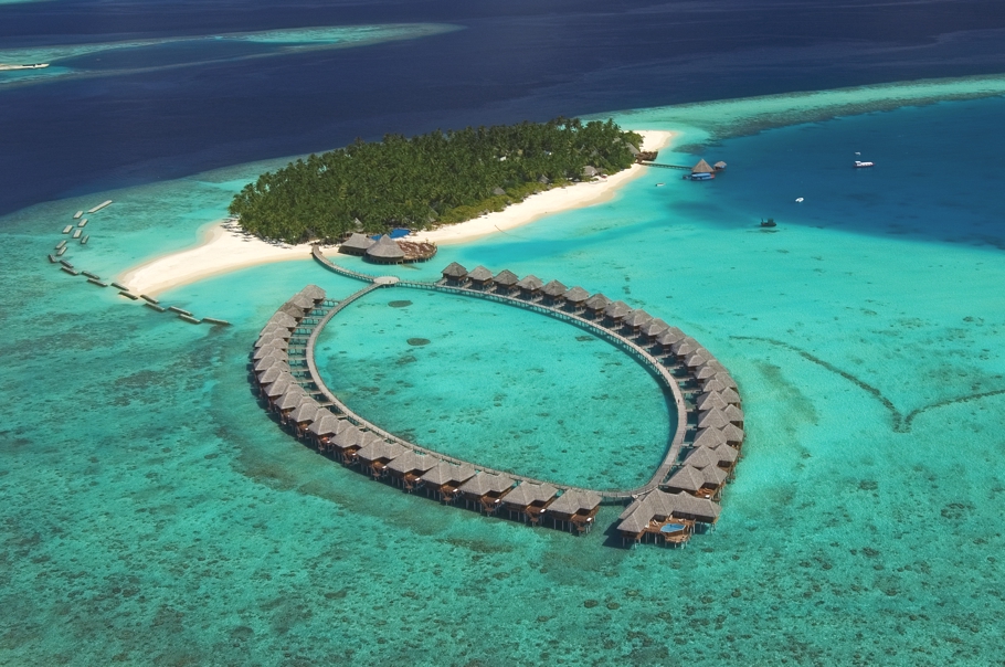 Отель Vilu Reef Beach & Spa Resort