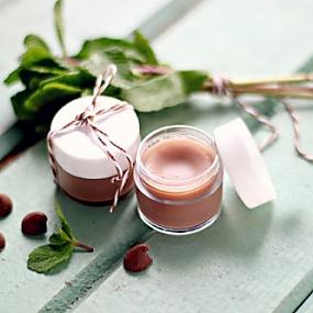 diy-chocolate-mint-lip-balm-03