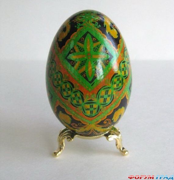 decorating-easter-egg-23