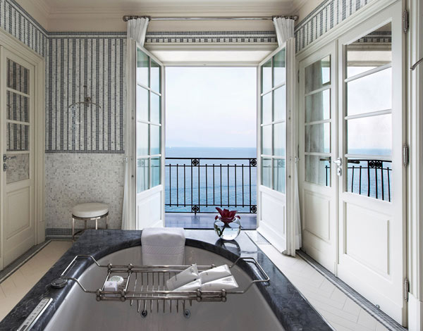 Beachside Hotel
