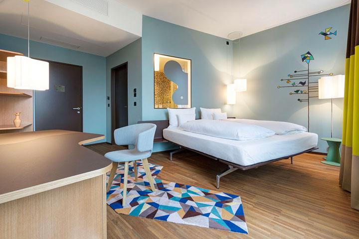 Дизайн номера креативной гостиницы 25hours Hotel