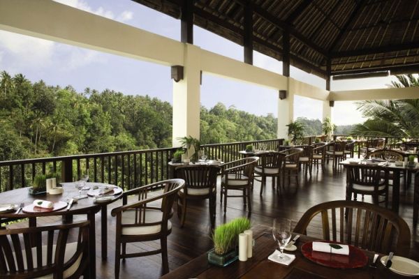 Ресторан на террасе отеля Ubud Hanging Gardens