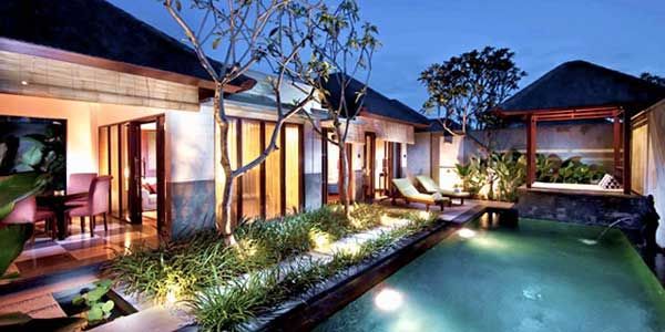 Малый внутренний бассейн отеля Khayangan Luxury Resort Villas