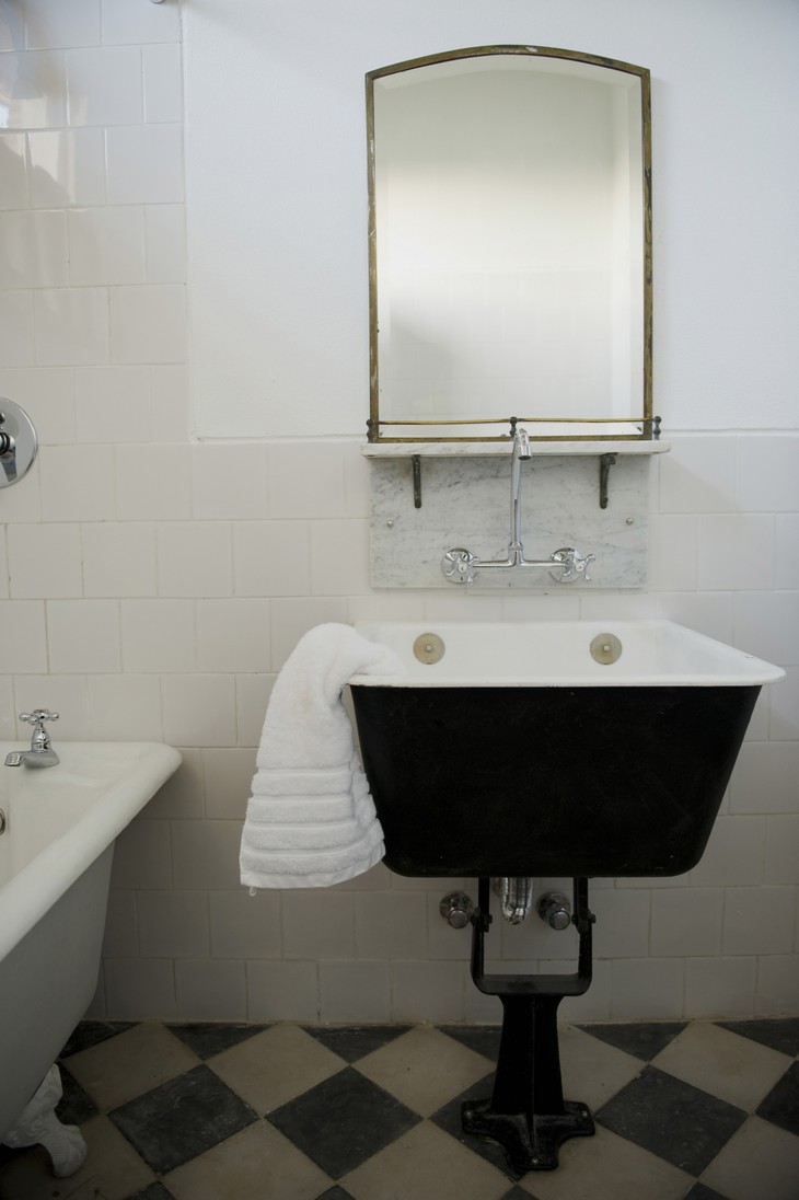 Интерьер ванной гостиницы Casa Zinc в Уругвае