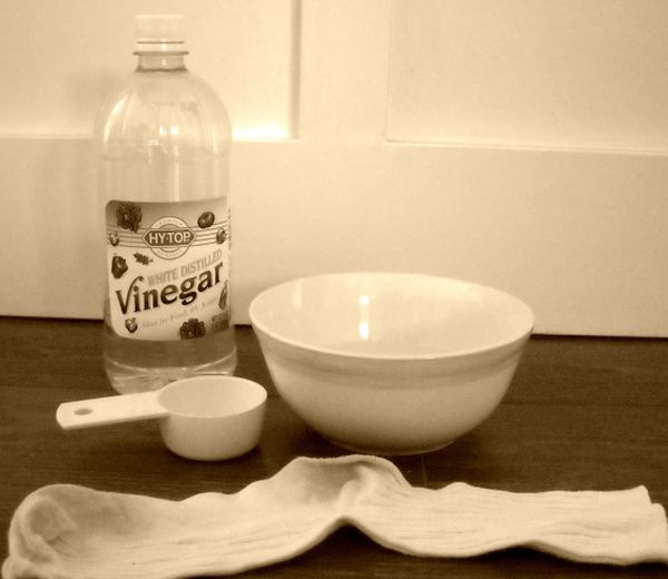 Вода, уксус и миска