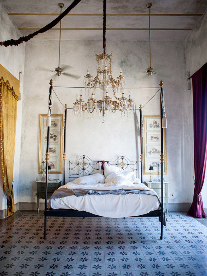 Спальня в классическом стиле в Coqui Coqui boutique hotel