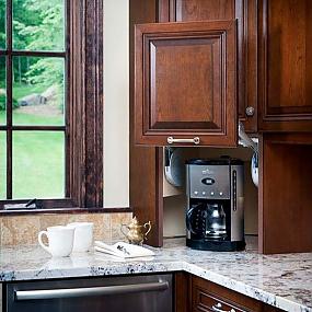 corner-kitchen-cabinets-13