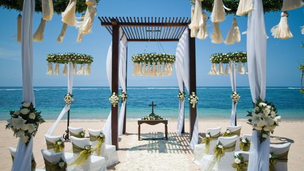 Место для бракосочетания в отеле St. Regis Bali Resort