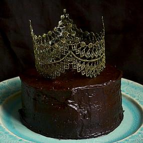 food-safe-lace-sugar-crowns-06
