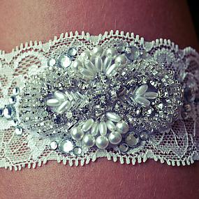 glitzy-garter-02