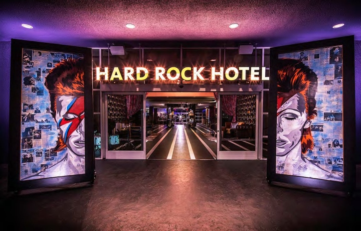 Вход в Hard Rock Hotel в Калифорнии