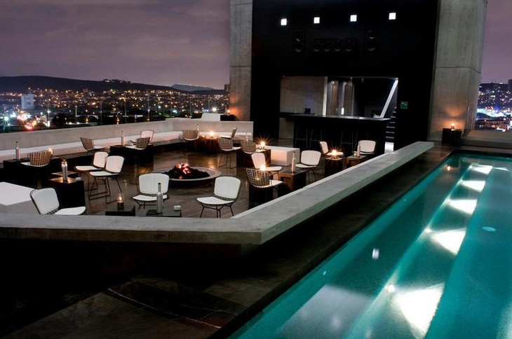 Ресторан на крыше отеля Hotel Habita MTY в Мексике