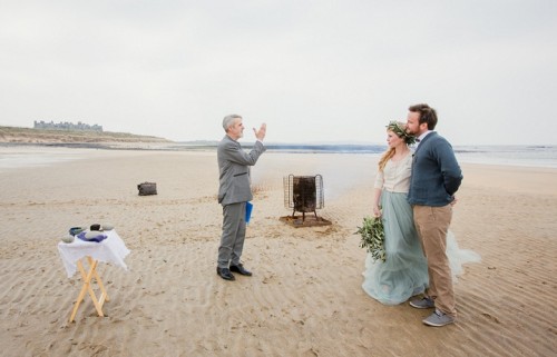 intimate-beach-wedding-05