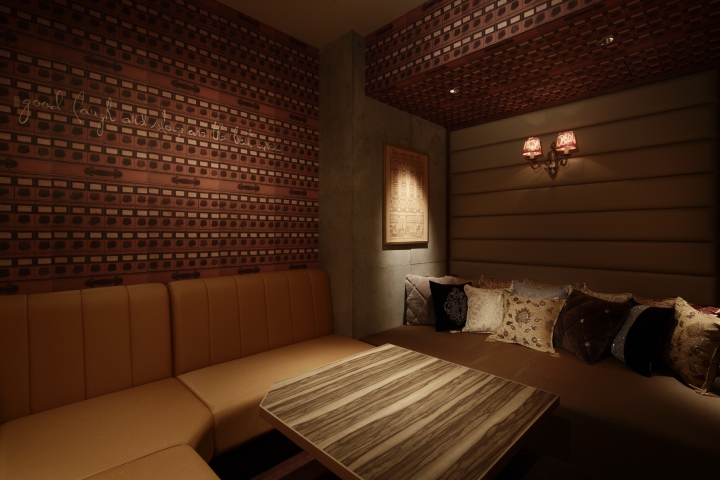 Уютная кабинка ресторана Jessica House в Японии