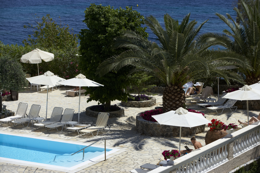 Бассейн в Marbella Beach Hotel в Греции