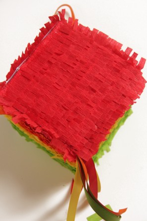 Изготовление красочной мини-пиньяты