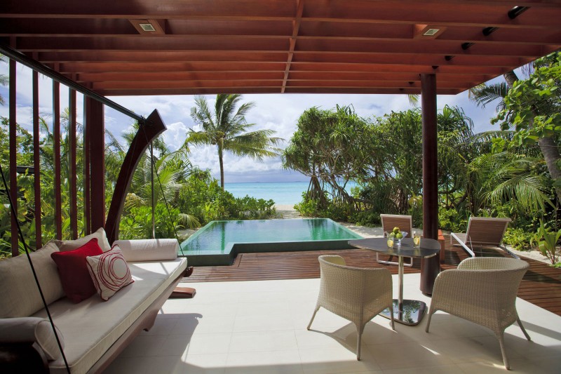 Зона отдыха в отеле Niyama Maldives