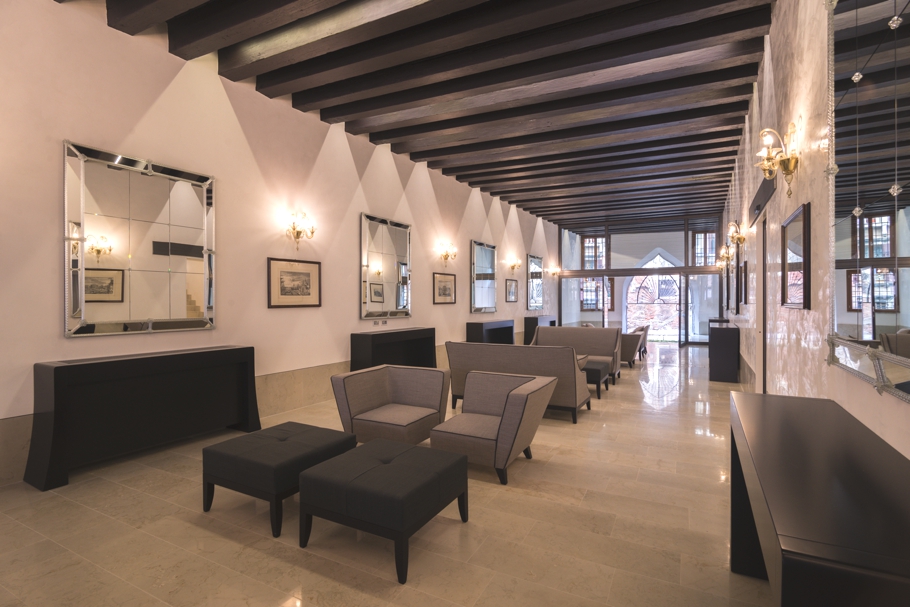 Выставка произведений искусств в Palazzo Molin, Италия