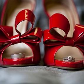 red-and-grey-winter-wedding-01