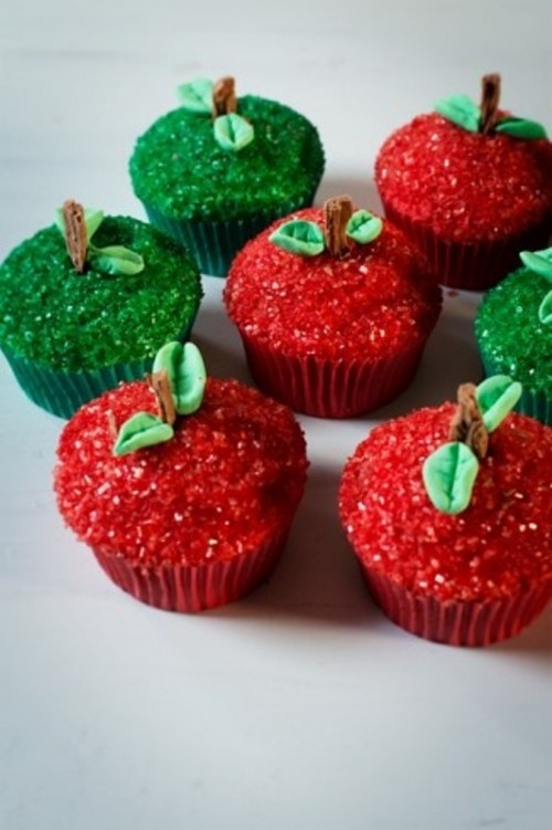 Красно-зелёные свадебные десерты