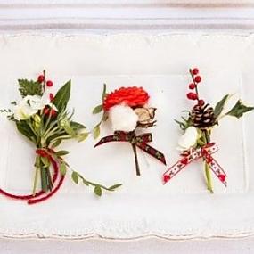 red-green-and-white-winter-wedding-10
